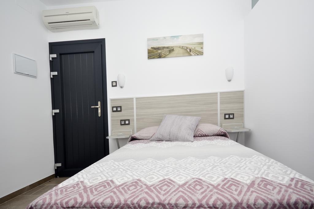 Hostal Maria Jose Conil De La Frontera Εξωτερικό φωτογραφία